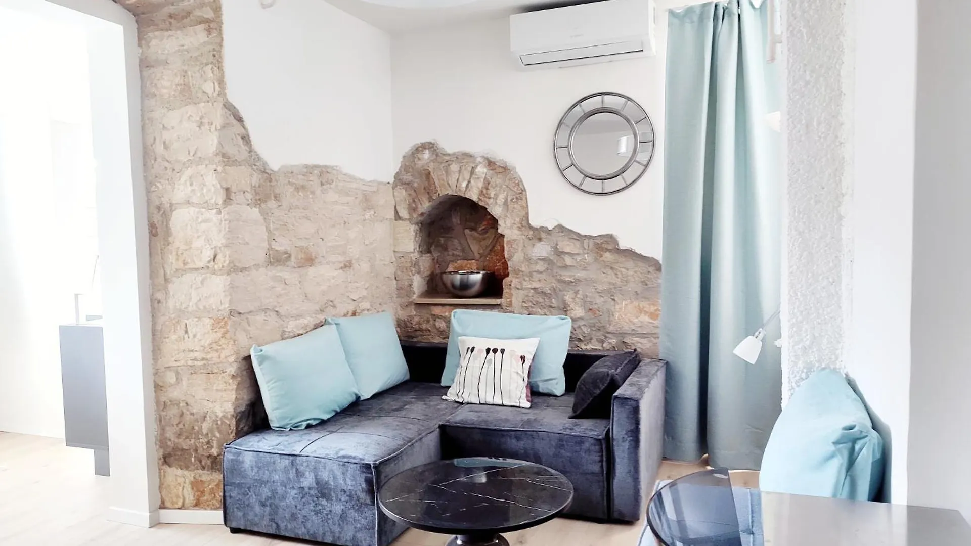 Pula Center - With A Beautiful Terrace Apartment