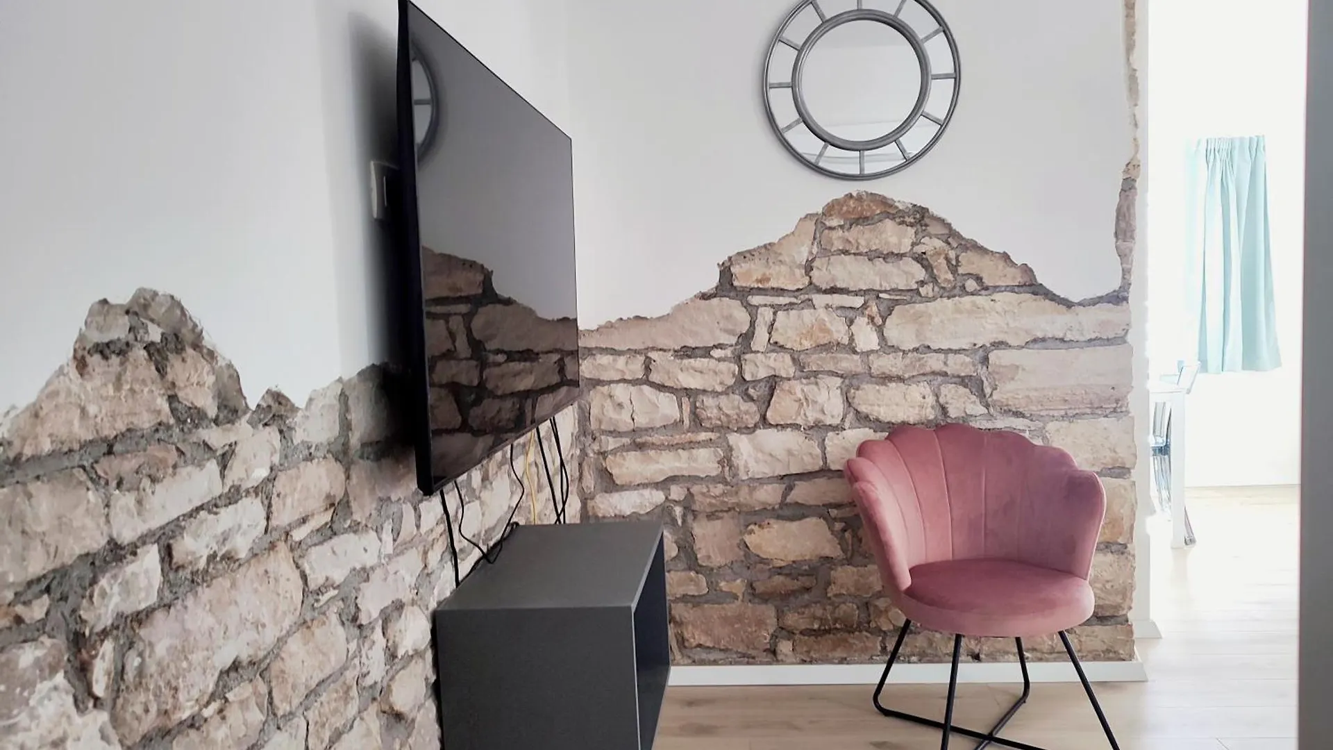 Pula Center - With A Beautiful Terrace Apartment