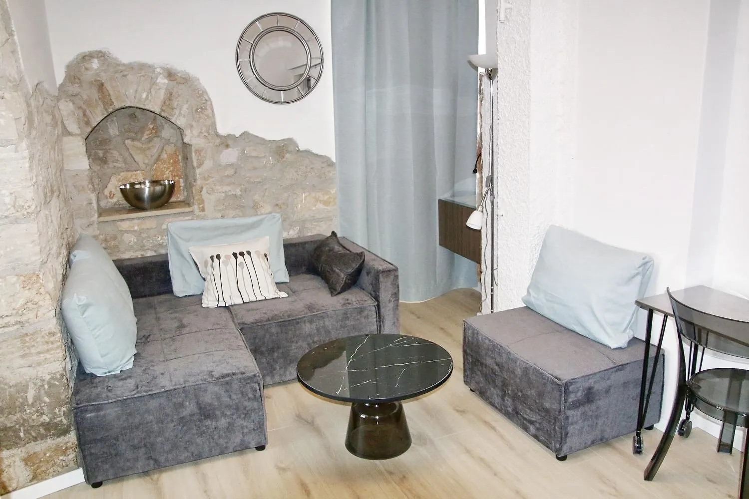Pula Center - With A Beautiful Terrace Apartment